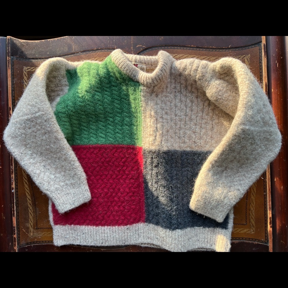 Toddler’s size Large. 100% pure Ireland wool, made in Ireland. Amazing colors.